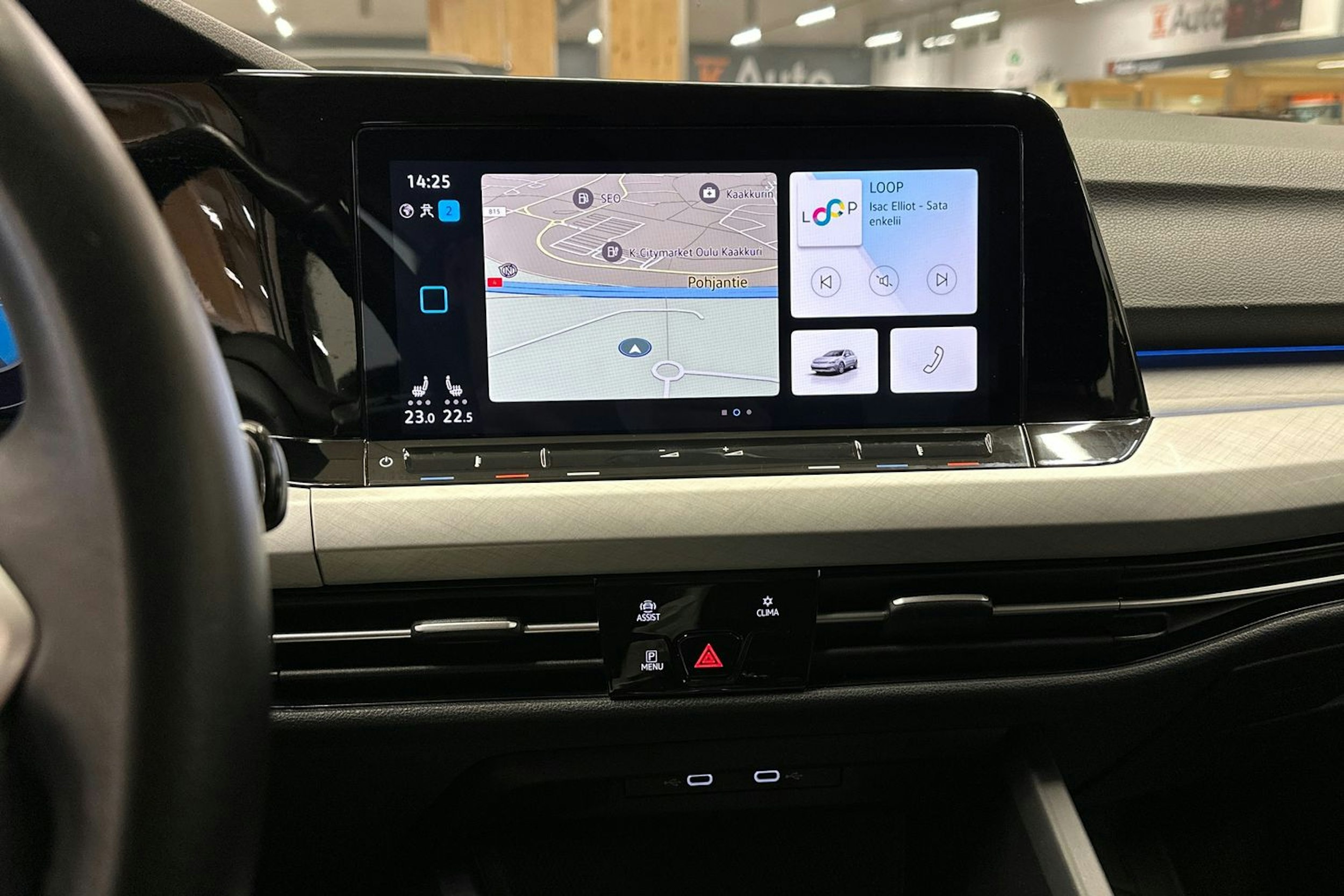 valkoinen Volkswagen Golf 2021 kuva 23.