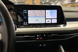 valkoinen Volkswagen Golf 2021 kuva 23.