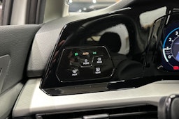 valkoinen Volkswagen Golf 2021 kuva 28.