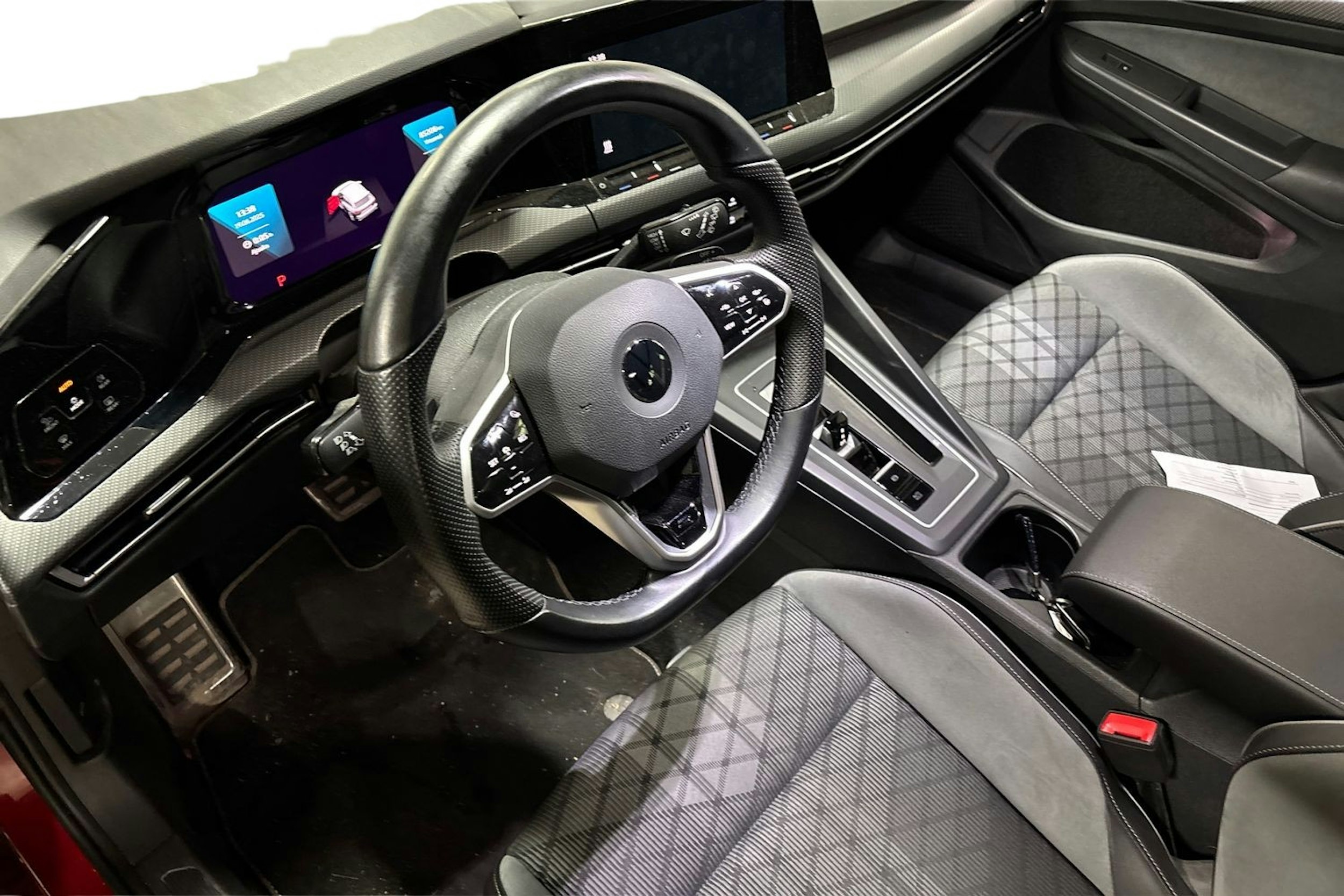 Punainen Volkswagen GOLF 2021 kuva 3.