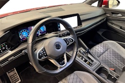 Punainen Volkswagen GOLF 2021 kuva 7.
