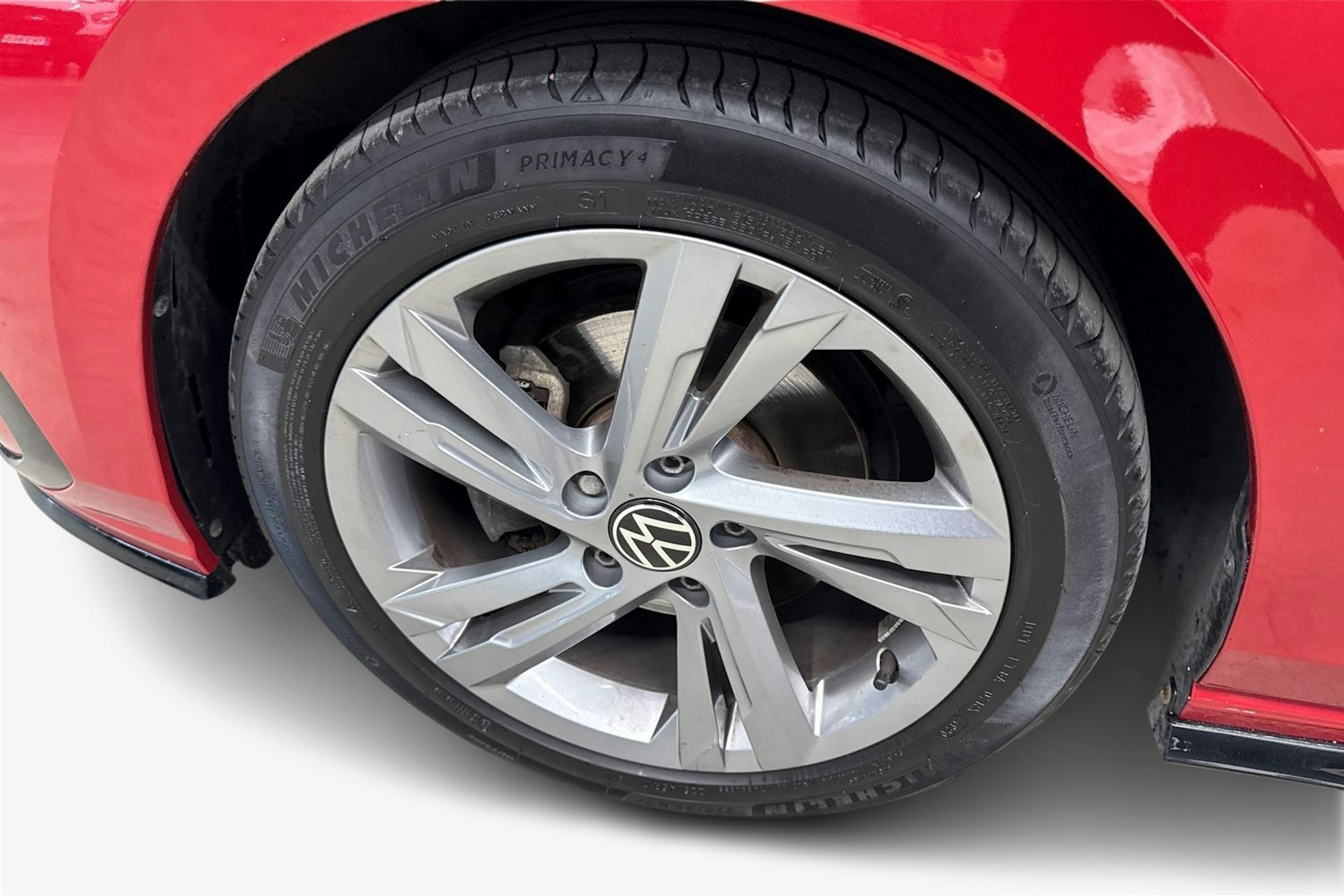 Punainen Volkswagen GOLF 2021 kuva 11.