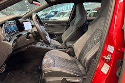 Punainen Volkswagen GOLF 2021 kuva 14.