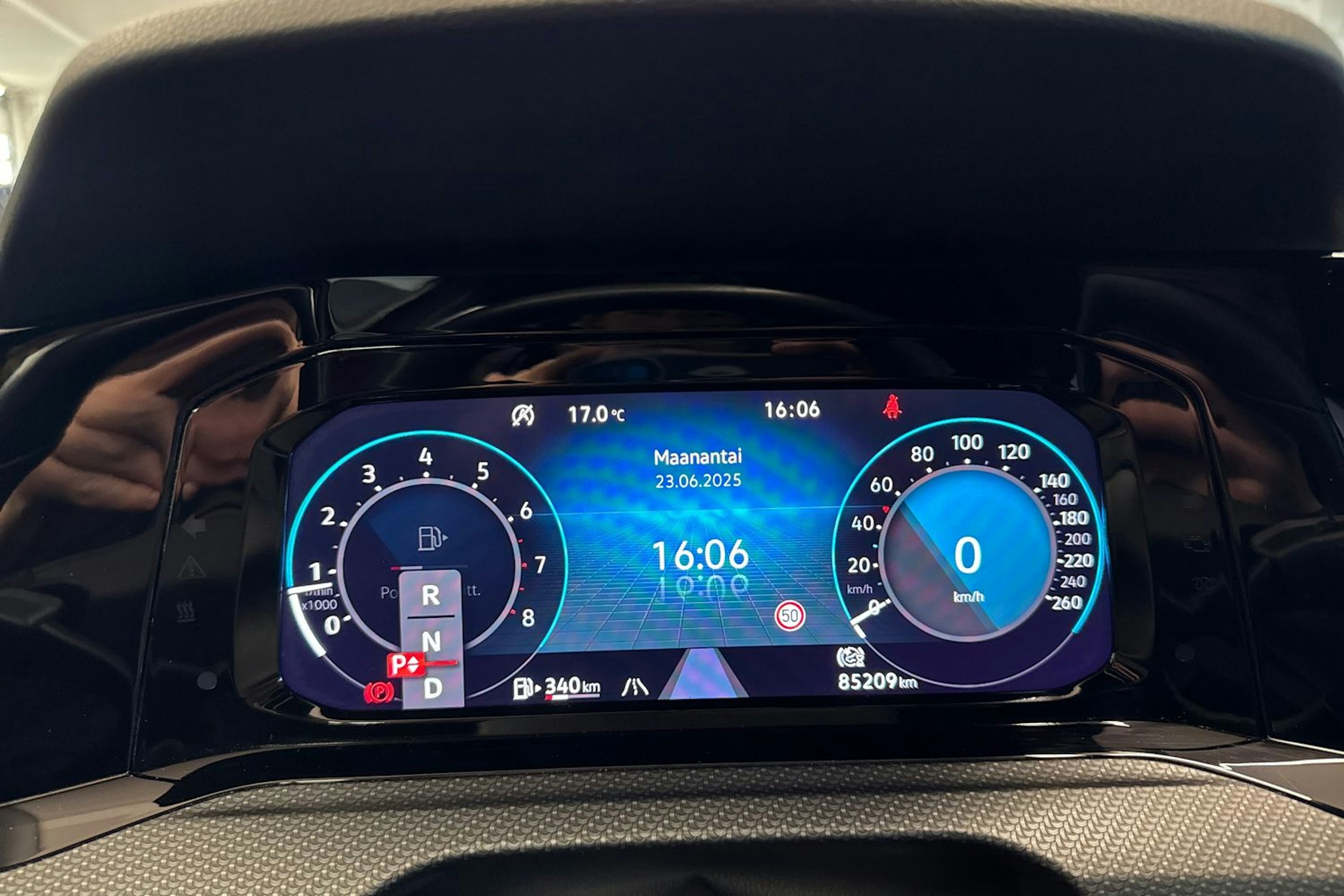 Punainen Volkswagen GOLF 2021 kuva 17.