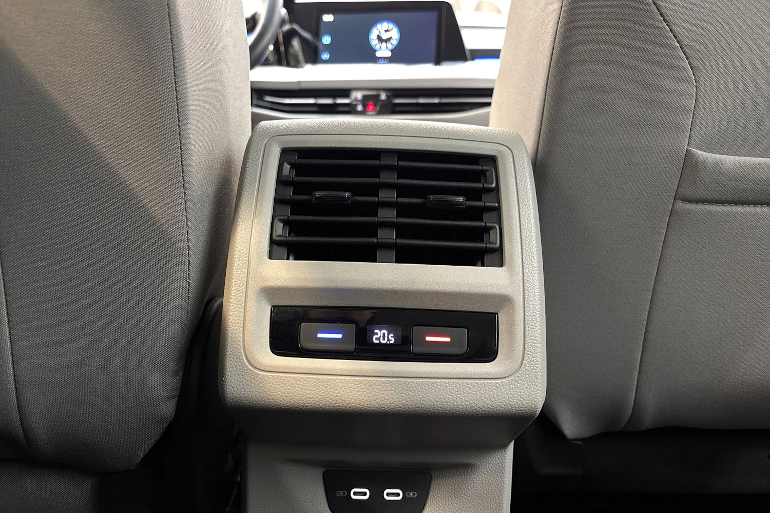 met. valkoinen Volkswagen Golf 2021 kuva 13.
