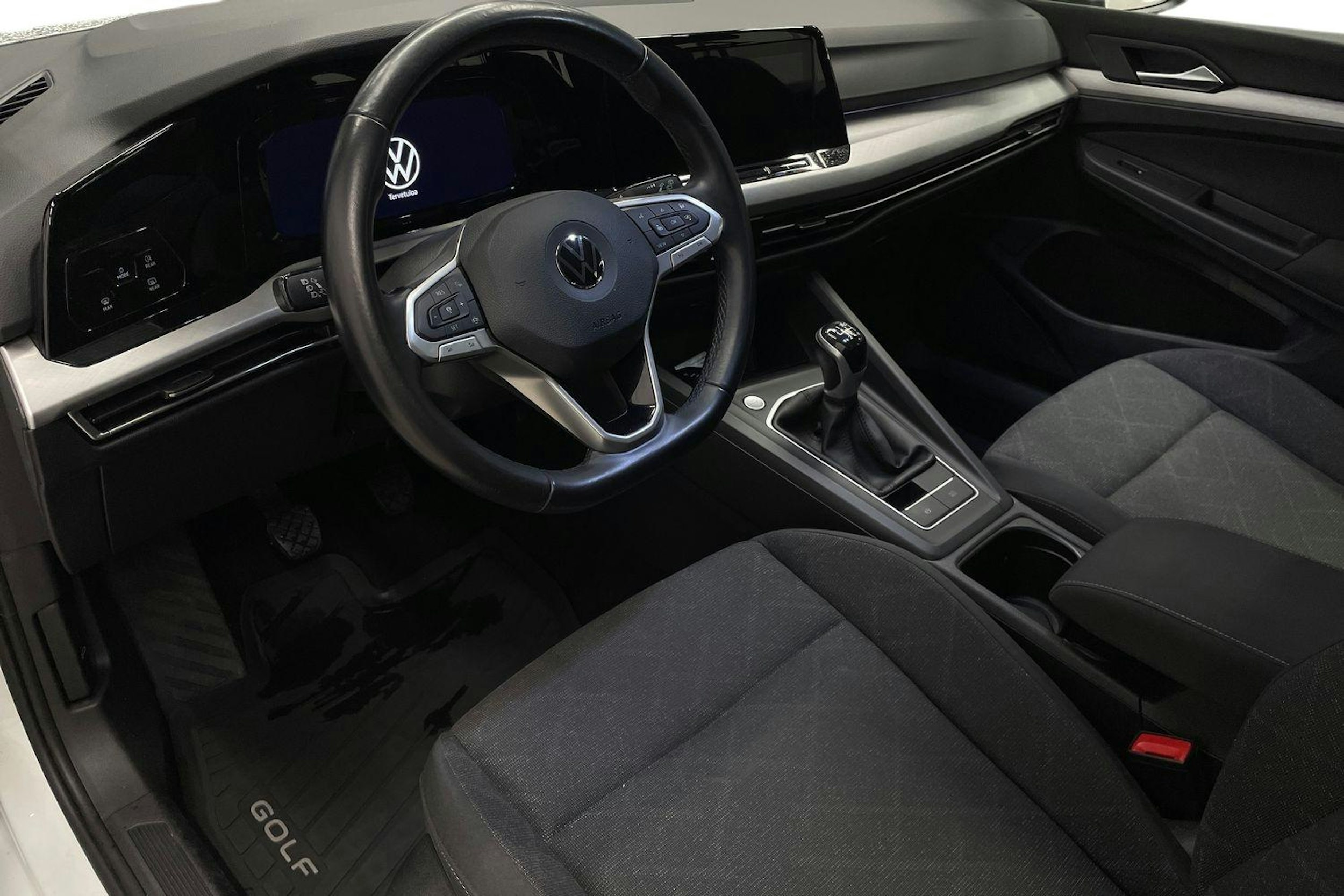 Valkoinen Volkswagen GOLF 2021 kuva 6.