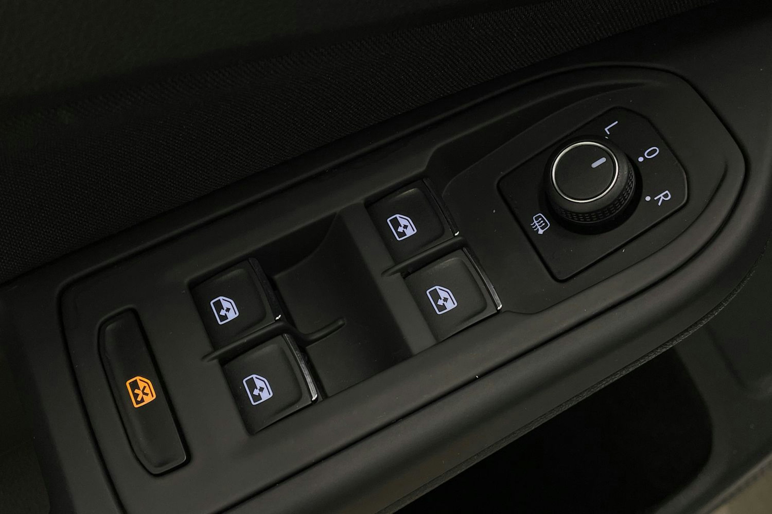 Valkoinen Volkswagen GOLF 2021 kuva 11.