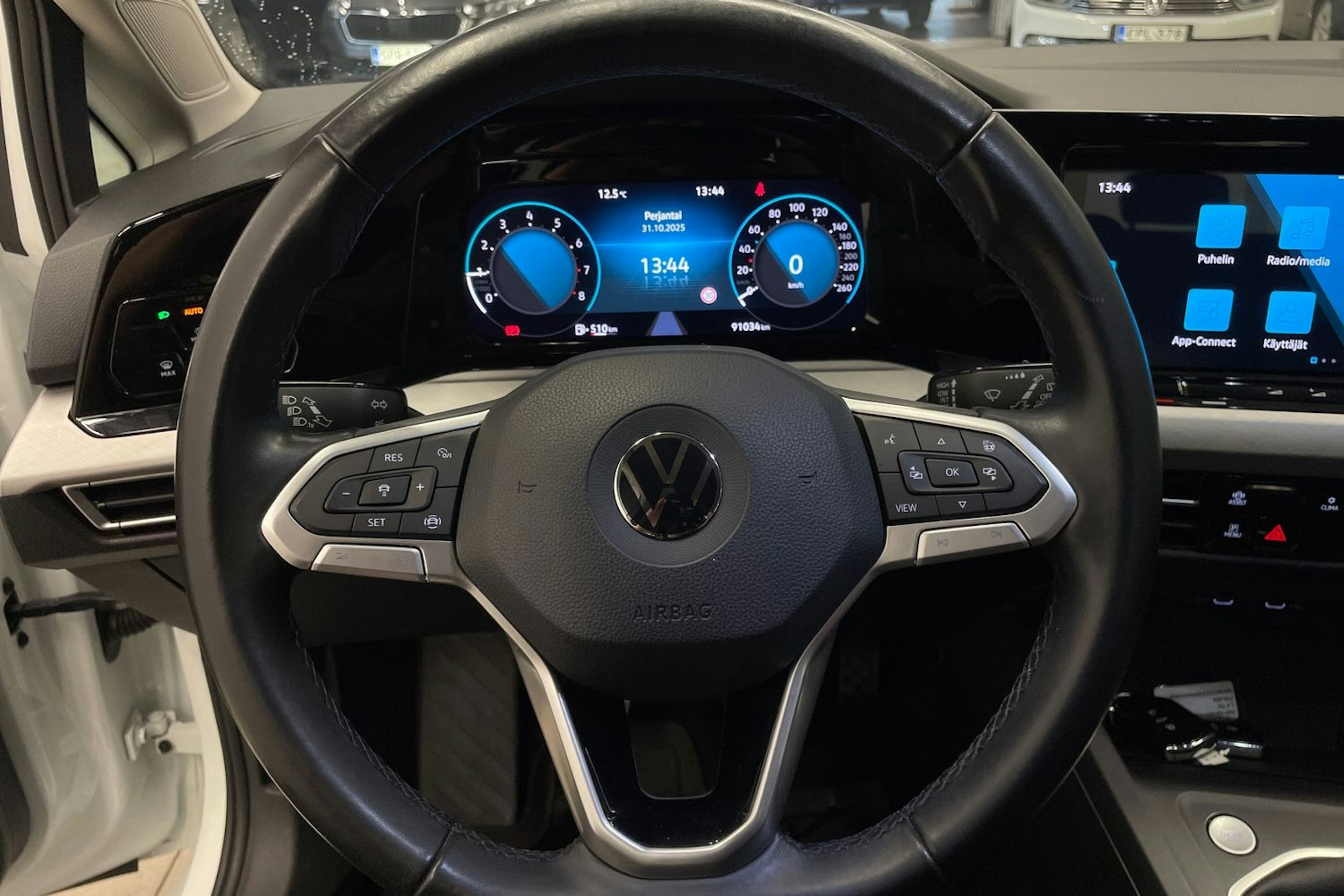 Valkoinen Volkswagen GOLF 2021 kuva 12.