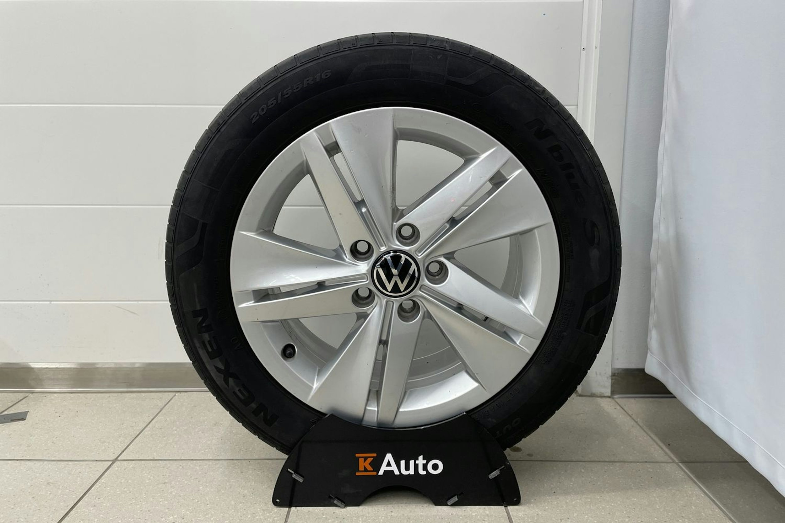 Valkoinen Volkswagen GOLF 2021 kuva 19.