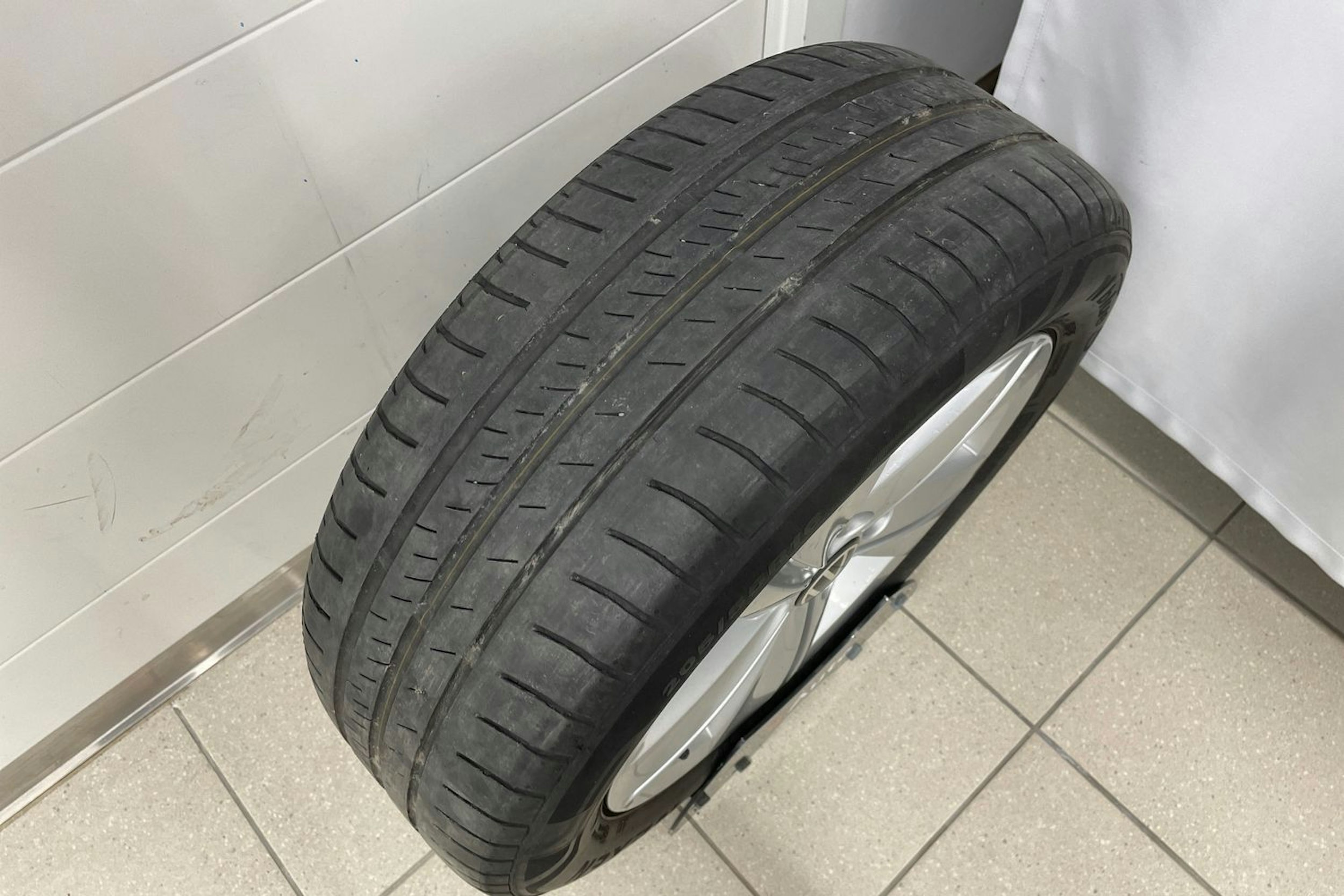 Valkoinen Volkswagen GOLF 2021 kuva 20.