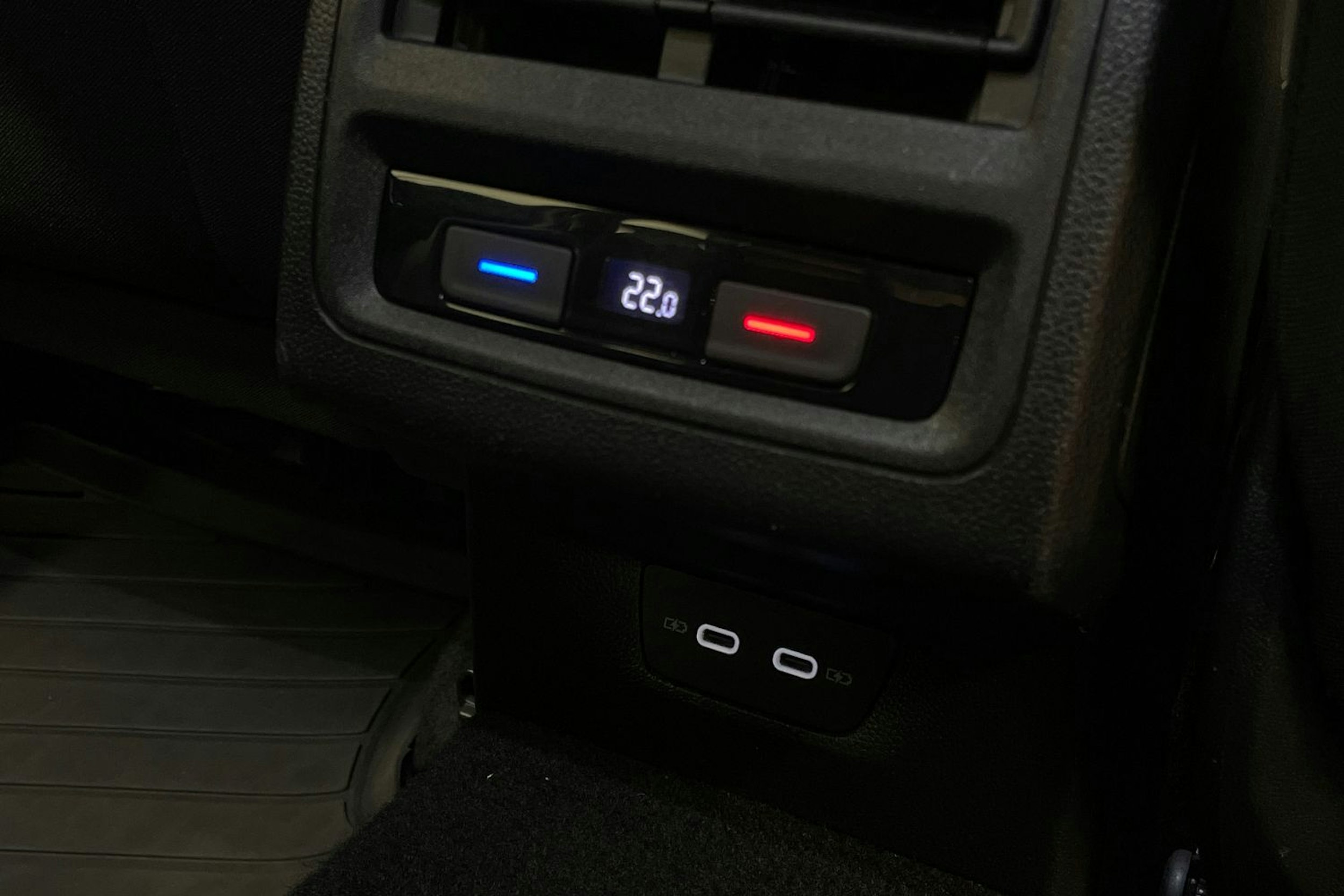 Valkoinen Volkswagen GOLF 2021 kuva 21.