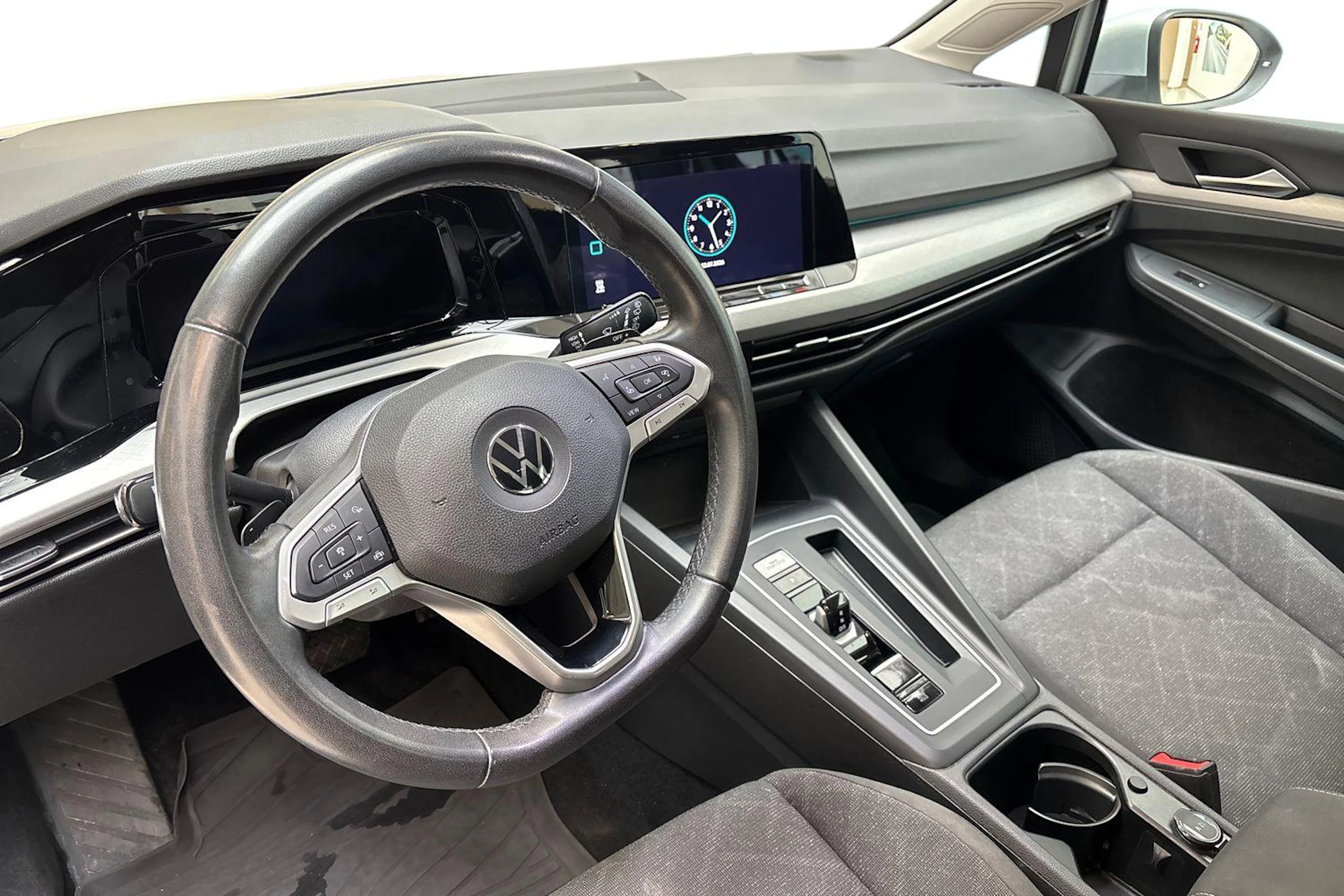 hopea Volkswagen Golf 2021 kuva 6.