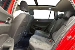 punainen Volkswagen Golf 2021 kuva 10.