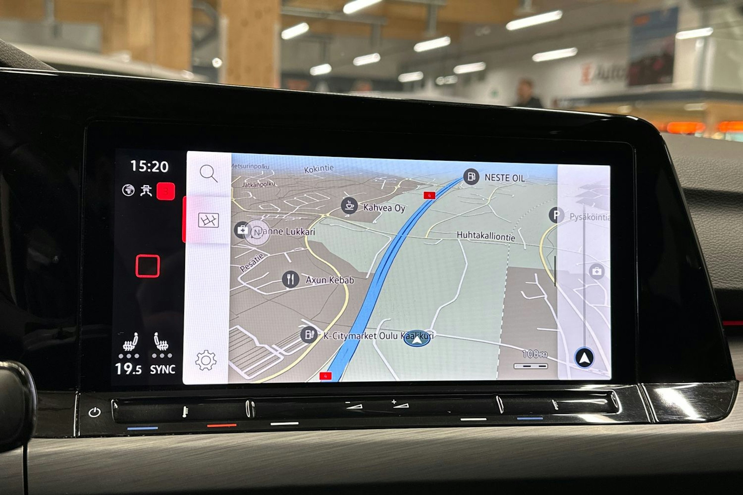punainen Volkswagen Golf 2021 kuva 20.
