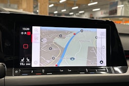 punainen Volkswagen Golf 2021 kuva 20.