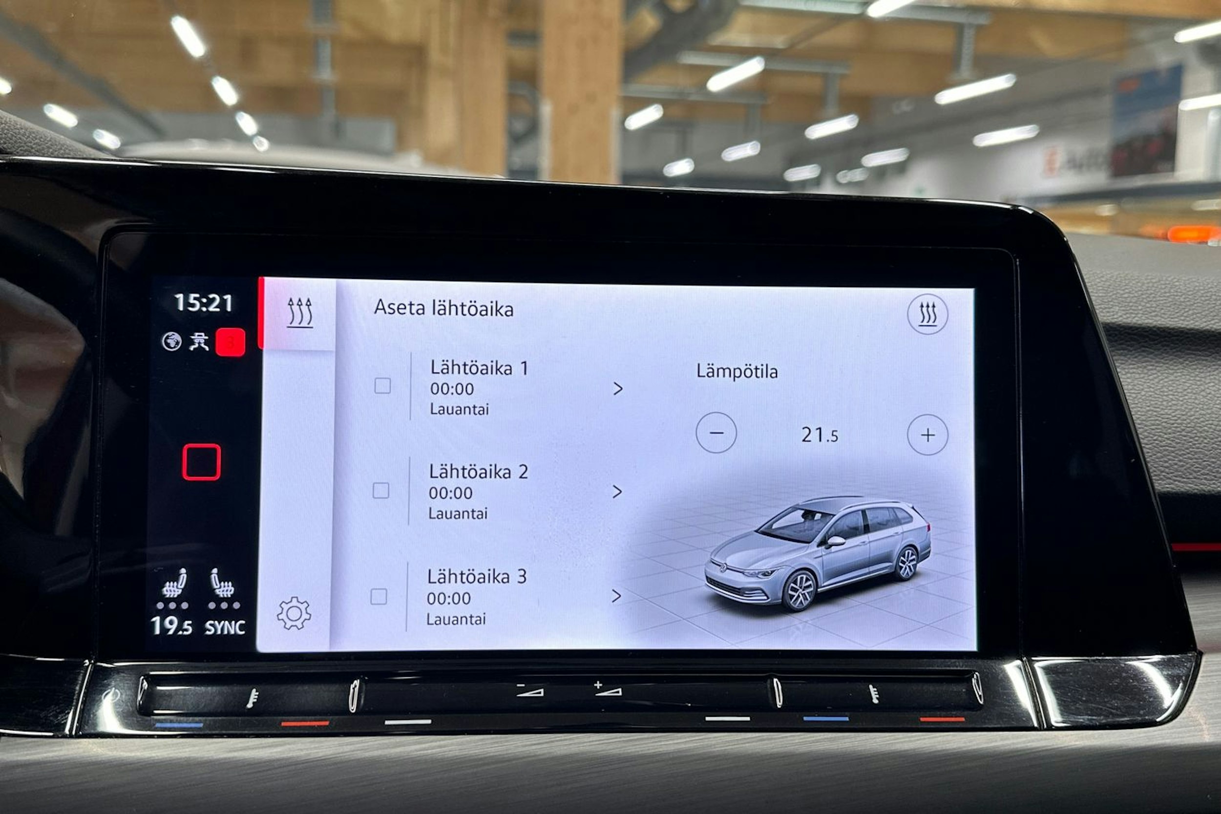 punainen Volkswagen Golf 2021 kuva 23.