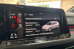 valkoinen Volkswagen Golf 2021 kuva 18.