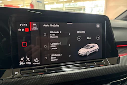 valkoinen Volkswagen Golf 2021 kuva 21.