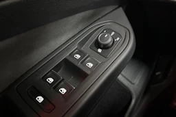 valkoinen Volkswagen Golf 2021 kuva 24.