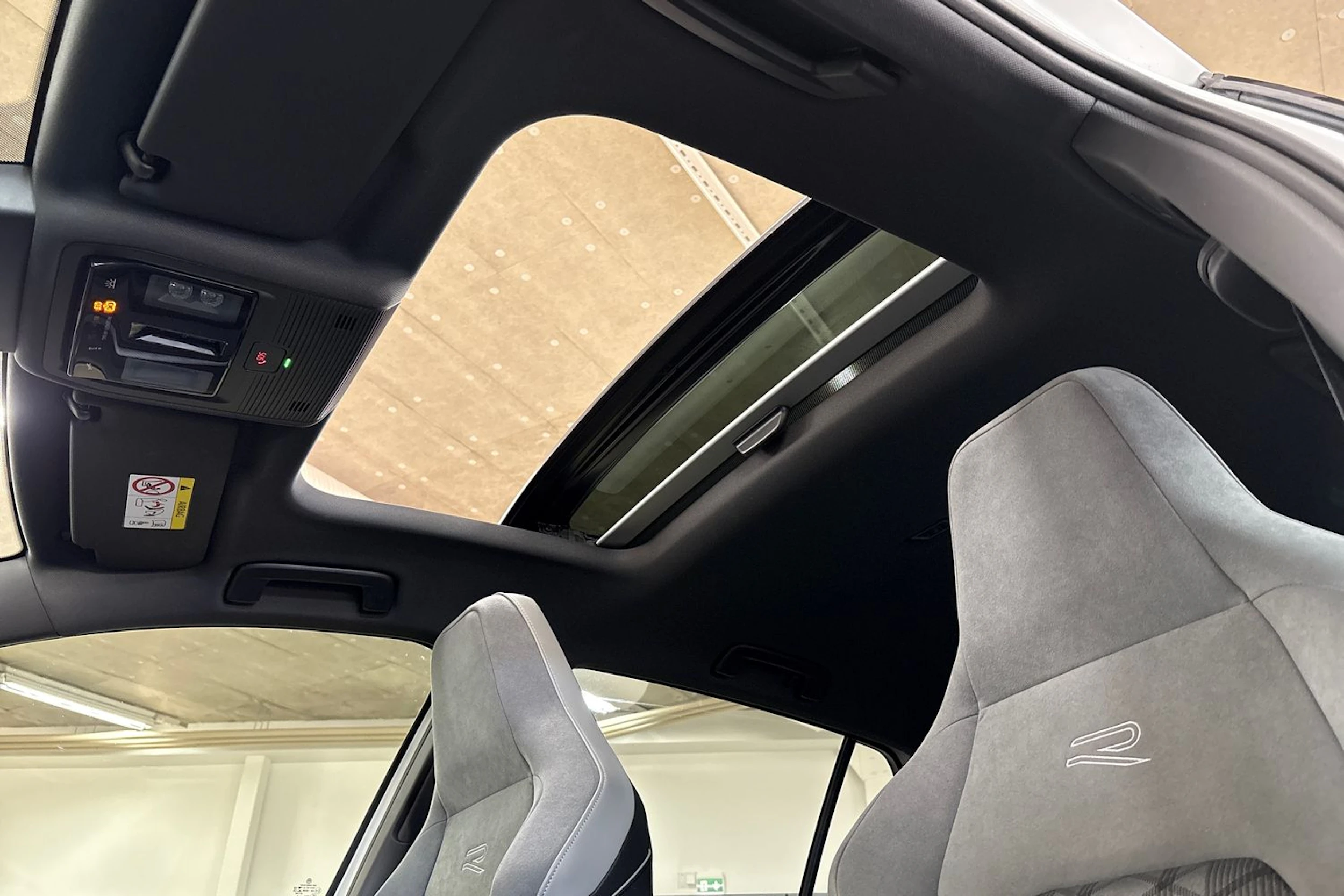 valkoinen Volkswagen Golf 2021 kuva 26.