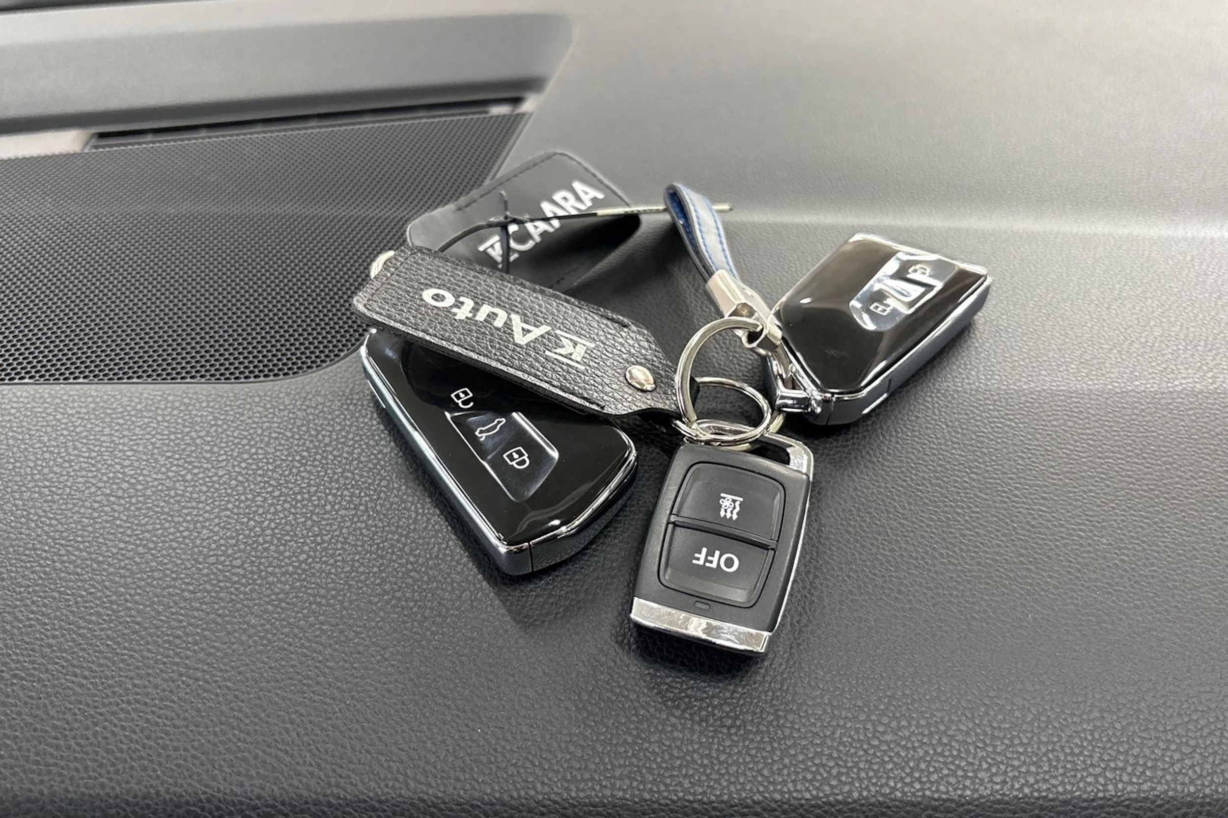 valkoinen Volkswagen Golf 2021 kuva 29.