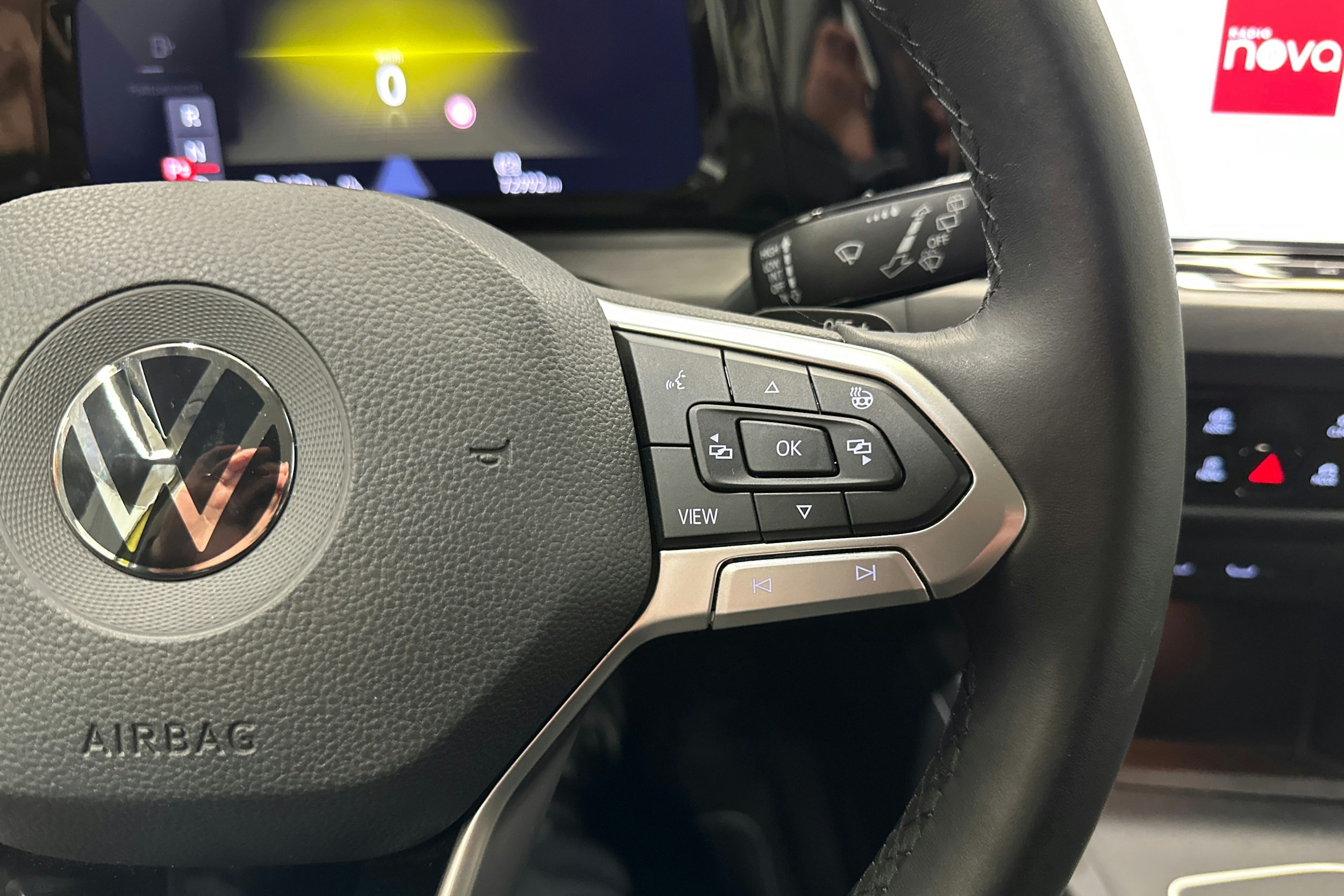 met. keltainen Volkswagen Golf 2021 kuva 17.