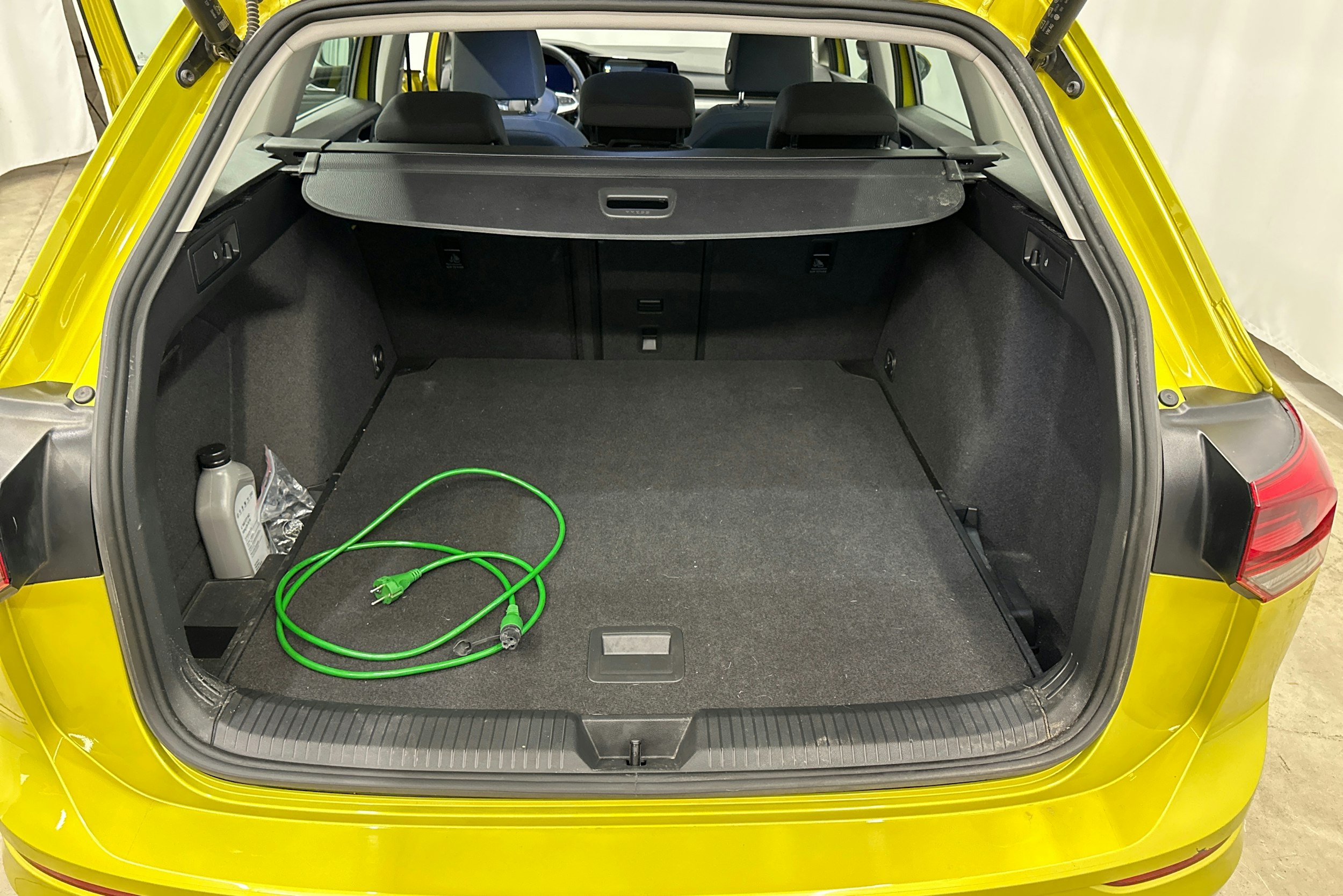 met. keltainen Volkswagen Golf 2021 kuva 25.