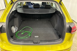 met. keltainen Volkswagen Golf 2021 kuva 25.