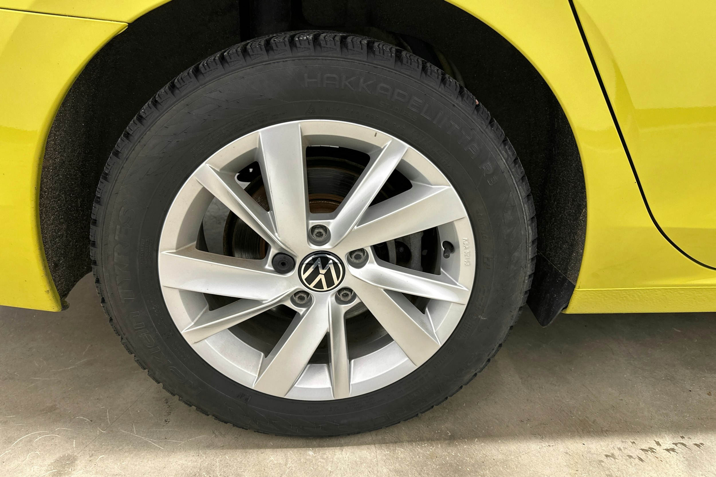 met. keltainen Volkswagen Golf 2021 kuva 26.