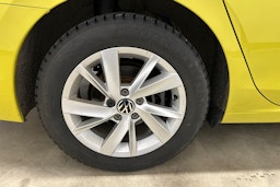 met. keltainen Volkswagen Golf 2021 kuva 26.