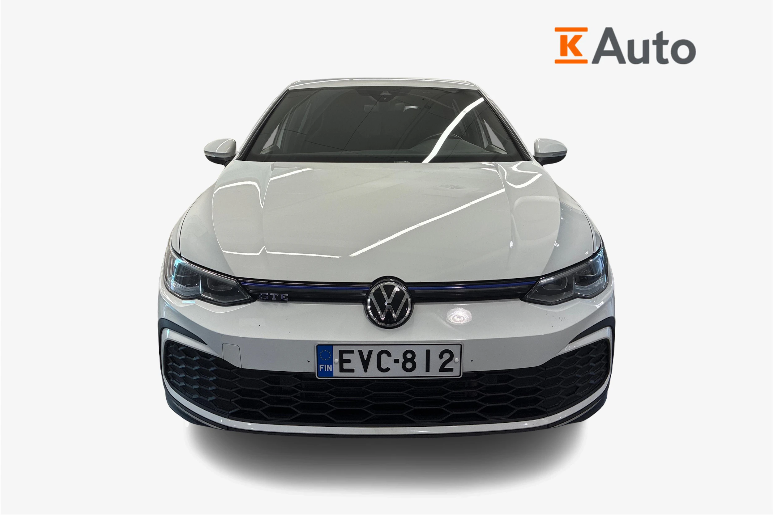 valkoinen Volkswagen Golf 2021 kuva 4.