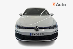 valkoinen Volkswagen Golf 2021 kuva 4.