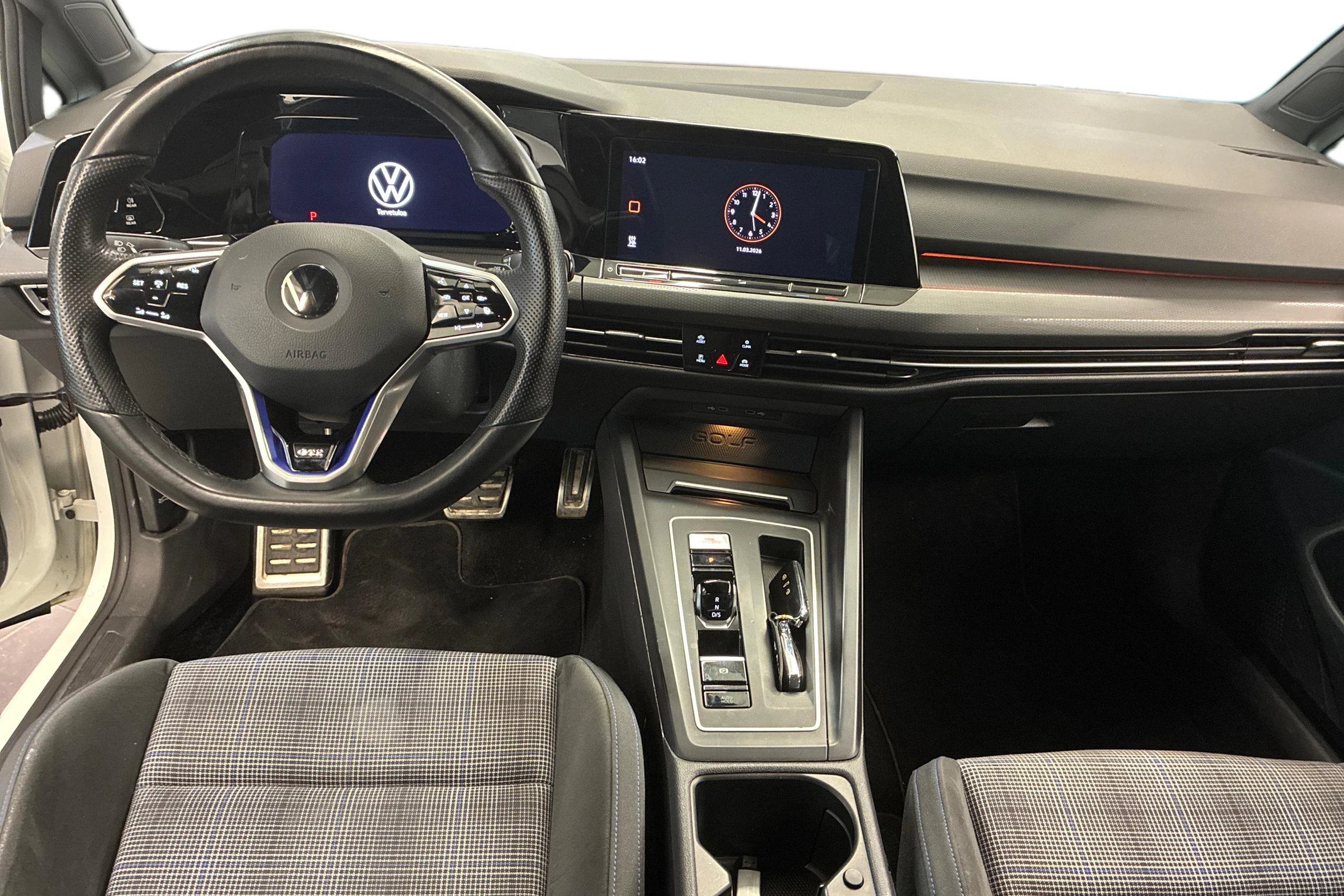 valkoinen Volkswagen Golf 2021 kuva 7.