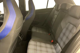 valkoinen Volkswagen Golf 2021 kuva 8.