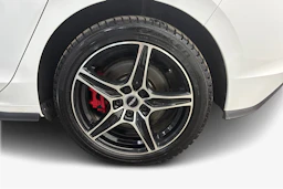 valkoinen Volkswagen Golf 2021 kuva 9.