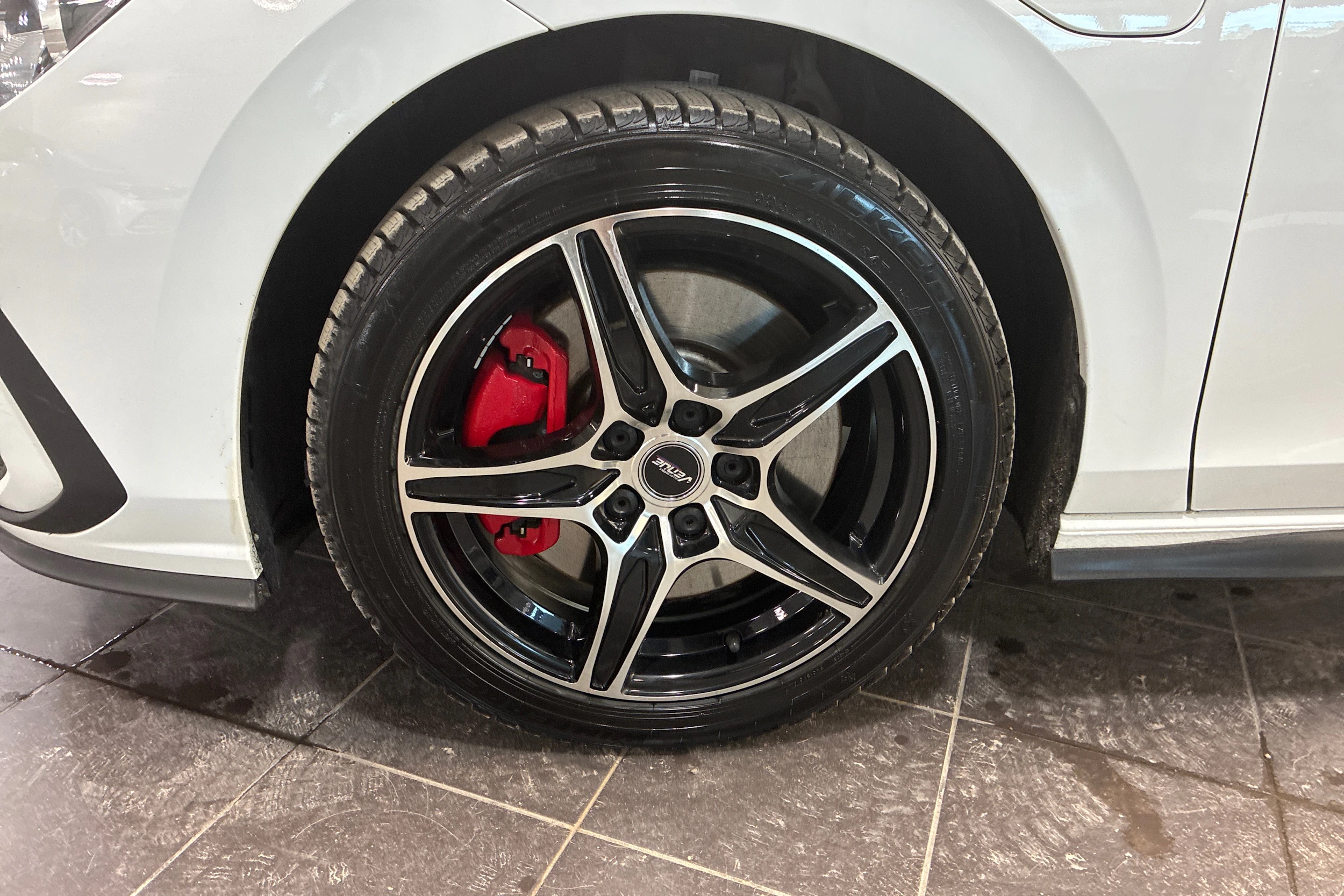 valkoinen Volkswagen Golf 2021 kuva 10.