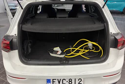 valkoinen Volkswagen Golf 2021 kuva 11.