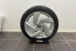 valkoinen Volkswagen Golf 2021 kuva 12.