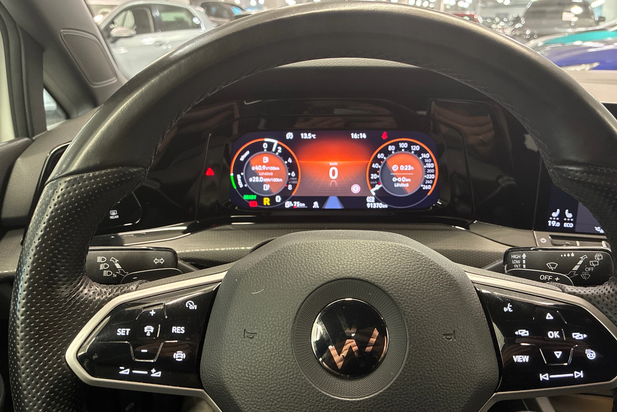 valkoinen Volkswagen Golf 2021 kuva 13.