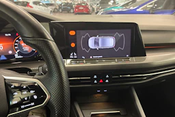 valkoinen Volkswagen Golf 2021 kuva 14.