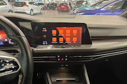 valkoinen Volkswagen Golf 2021 kuva 15.