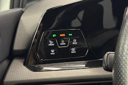 valkoinen Volkswagen Golf 2021 kuva 23.