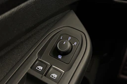valkoinen Volkswagen Golf 2021 kuva 24.