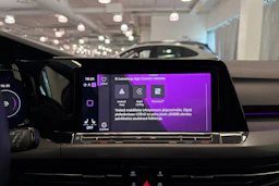 valkoinen Volkswagen Golf 2021 kuva 30.