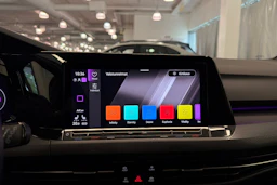 valkoinen Volkswagen Golf 2021 kuva 32.