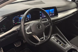 Musta Volkswagen GOLF 2021 kuva 8.