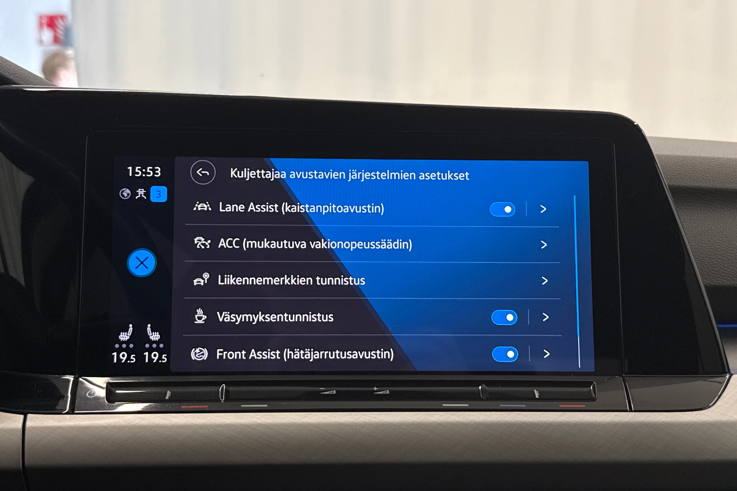 Musta Volkswagen GOLF 2021 kuva 19.