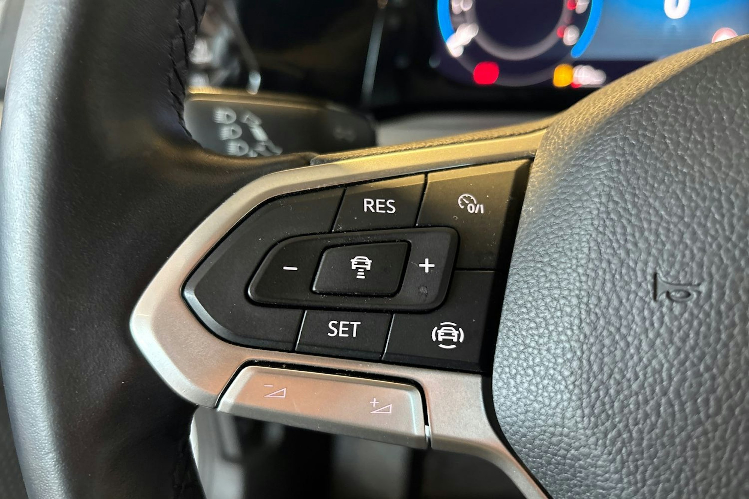 valkoinen Volkswagen Golf 2021 kuva 16.