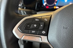 valkoinen Volkswagen Golf 2021 kuva 16.