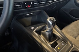 valkoinen Volkswagen Golf 2021 kuva 18.